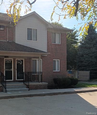 front view picture of 18530 E 14 Mile Rd Apt 1,3,6,7,8, Fraser, MI. 48026
