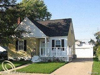 front view picture of 1901 Brockton Ave, Royal Oak, MI. 48067