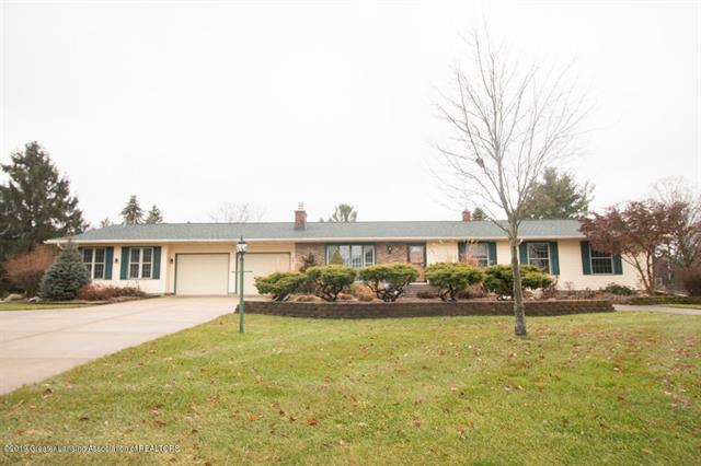 front view picture of 2188 Candlewood Drive, Charlotte, MI. 48813