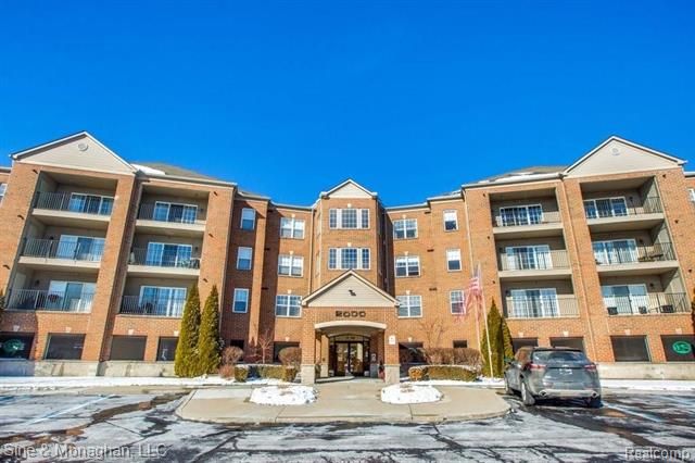 front view picture of 2212 Country Club Drive, Saint Clair Shores, MI. 48082