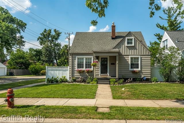 front view picture of 2001 Brockton Ave, Royal Oak, MI. 48067