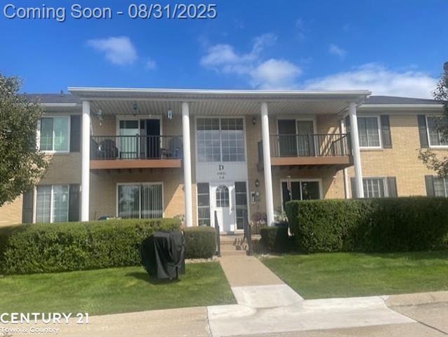 front view picture of 34821 Valleyview Drive, Sterling Heights, MI. 48312