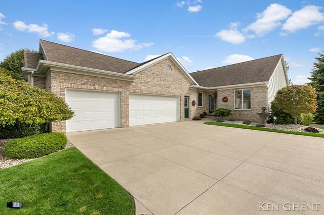 front view picture of 4233 Del Mar Villagesw  Drive, Grandville, MI. 49418