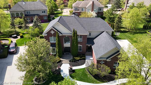 front view picture of 26519 Glenwood Dr, Novi, MI. 48374