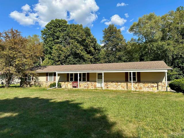 front view picture of 1588 Thunderbird, Saginaw, MI. 48609