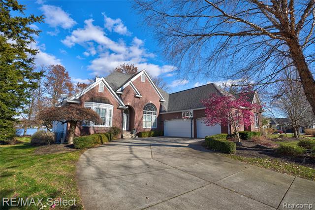 front view picture of 13275 Harborview Drive, Linden, MI. 48451