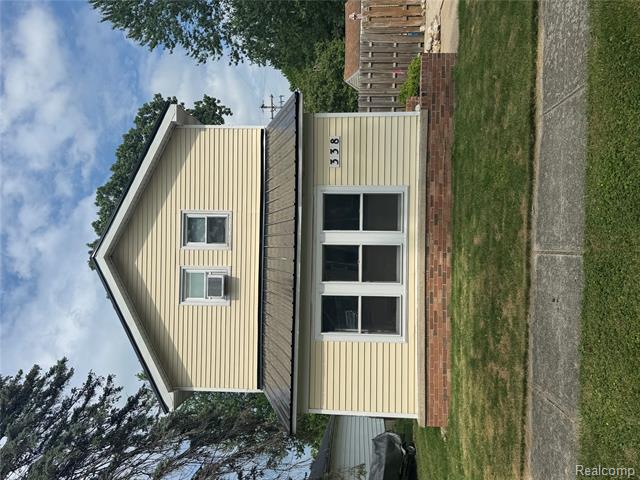 front view picture of 338 Green, Perry, MI. 48872