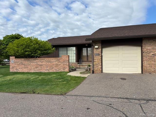 front view picture of 26411 Summerdale Dr, Southfield, MI. 48033