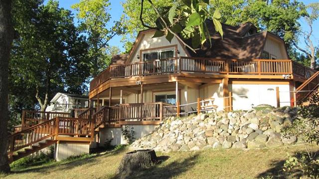 front view picture of 15370 Jennings, Fenton, MI. 48430