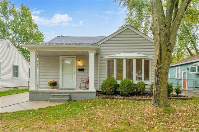 front view picture of 2204 Dallas Ave, Royal Oak, MI. 48067