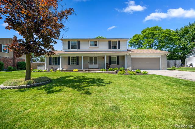 front view picture of 25353 Castlereigh Dr, Farmington, MI. 48336