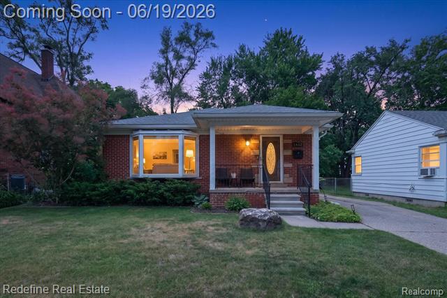 front view picture of 2432 Dallas Ave, Royal Oak, MI. 48067