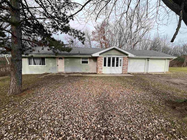 front view picture of 9028 Vienna Road, Montrose, MI. 48457