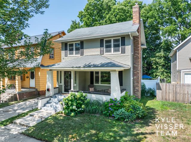 front view picture of 709 Gladstonese  Drive, Grand Rapids, MI. 49506