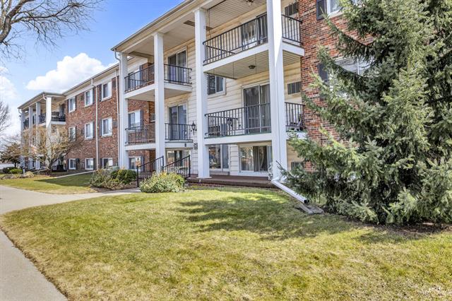 front view picture of 806 W Michigan Ave, Jackson, MI. 49202