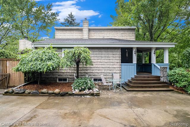 front view picture of 6428 W Court Street, Flint, MI. 48532