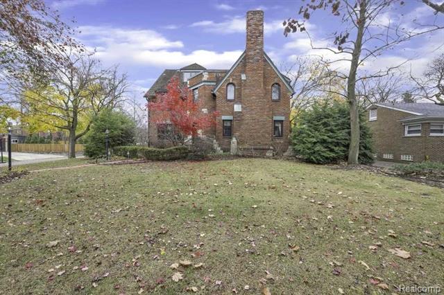 front view picture of 25690 York Rd, Royal Oak, MI. 48067