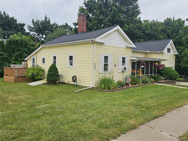 front view picture of 8007 Seneca Street, Goodrich, MI. 48438