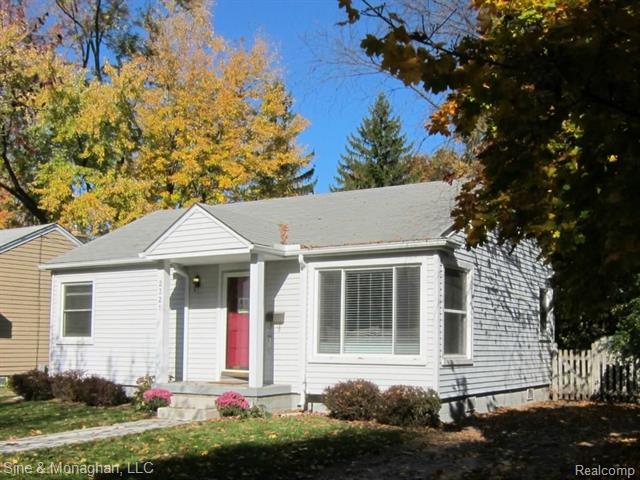 front view picture of 2321 Dallas Ave, Royal Oak, MI. 48067