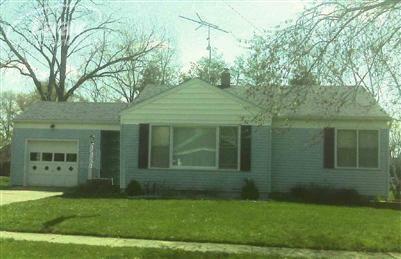 front view picture of 121 Loomis Avenue, Clio, MI. 48420