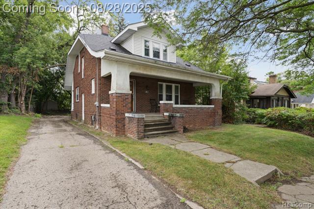 front view picture of 718 N Chevrolet, Flint, MI. 48504
