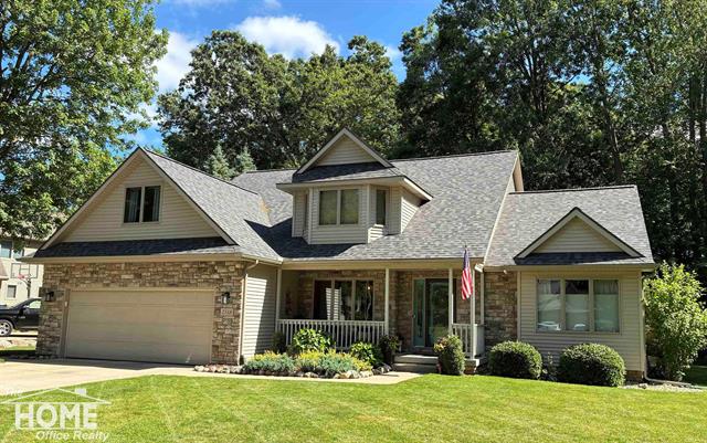 front view picture of 2318 Flagstone Drive, Flushing, MI. 48433
