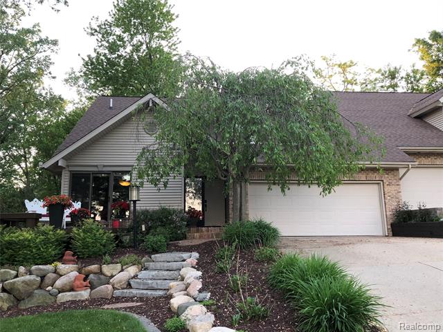 front view picture of 1130 E Main Street, Flushing, MI. 48433