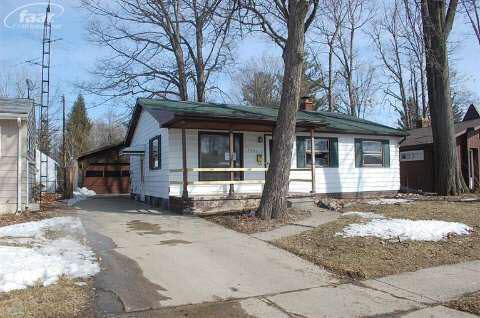front view picture of 3825 Craig Drive, Flint, MI. 48506