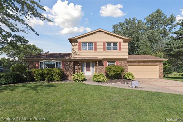 front view picture of 8505 Old Plank Road, Grand Blanc, MI. 48439