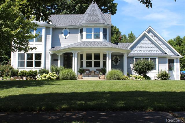 front view picture of 7563 Paradise Drive, Grand Blanc, MI. 48439