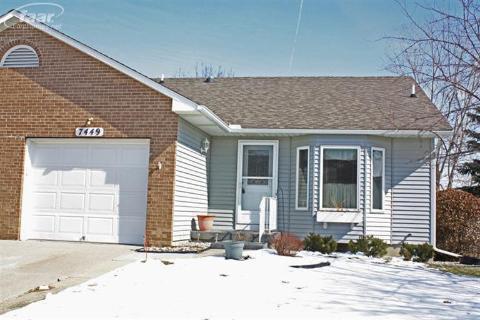 front view picture of 7449 Country Meadow Drive, Swartz Creek, MI. 48473