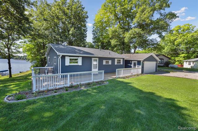 front view picture of 3135 Muntin Dr., Millington, MI. 48746