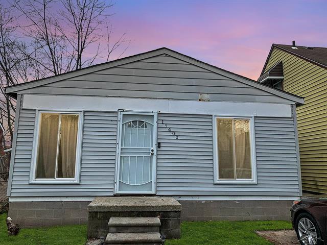 front view picture of 19400 Charest Street, Detroit, MI. 48234