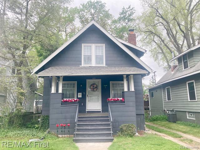 front view picture of 429 E Kenilworth Ave, Royal Oak, MI. 48067