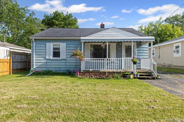 front view picture of 1386 Proper Avenue, Burton, MI. 48529