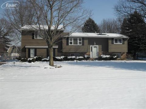front view picture of 4156 Bobwhite Drive, Flint, MI. 48506