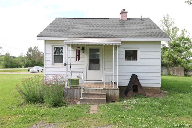 front view picture of 5154 N Irish Road, Davison, MI. 48423
