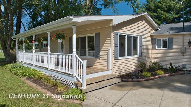 front view picture of 9326 Vienna Road, Montrose, MI. 48457