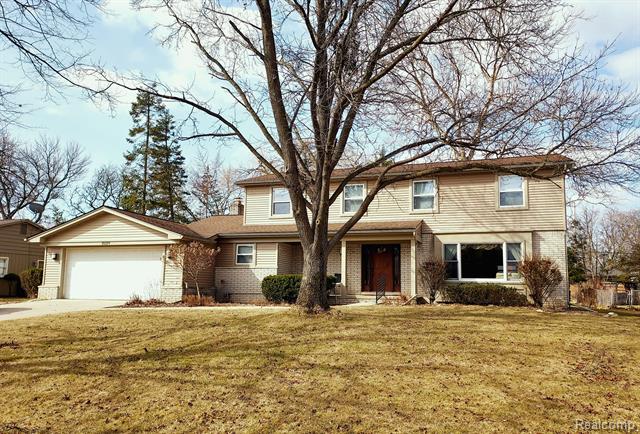 front view picture of 25329 Leestock Ct, Farmington, MI. 48336