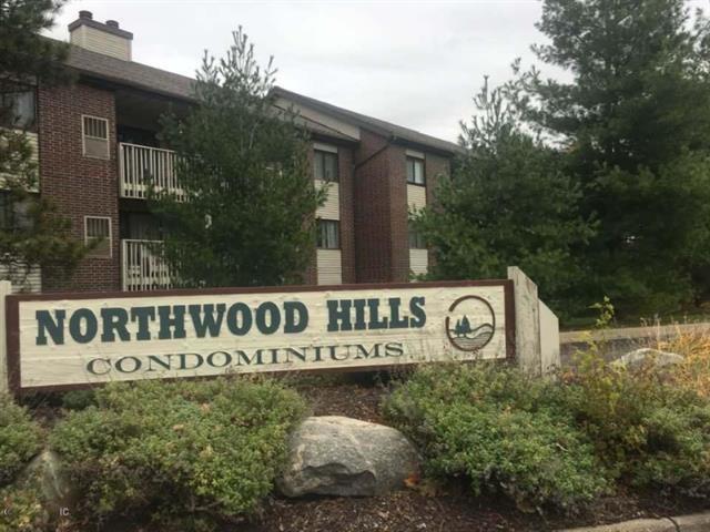 front view picture of 3308 Devonwoodne  Hills, Grand Rapids, MI. 49525