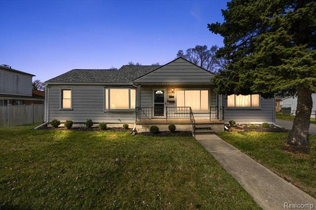 front view picture of 1133 E Guthrie Ave, Madison Heights, MI. 48071