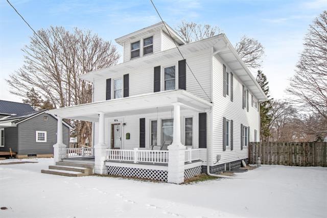 front view picture of 106 Lake Street, Buchanan, MI. 49107