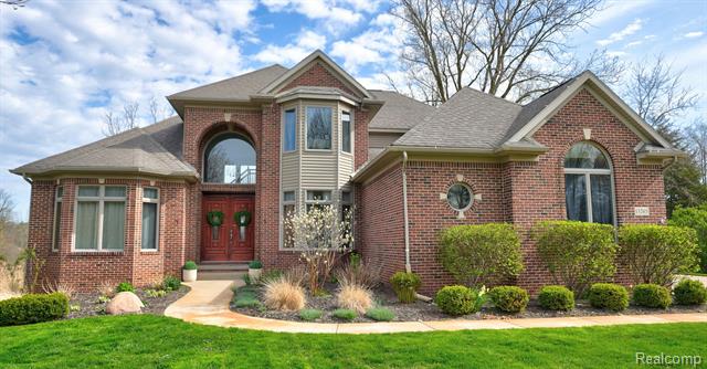 front view picture of 13265 Harbor View, Linden, MI. 48451