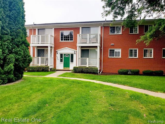 front view picture of 425 N Eton St Apt 306, Birmingham, MI. 48009