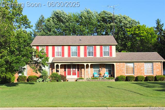 front view picture of 486 Charing Cross Drive, Grand Blanc, MI. 48439