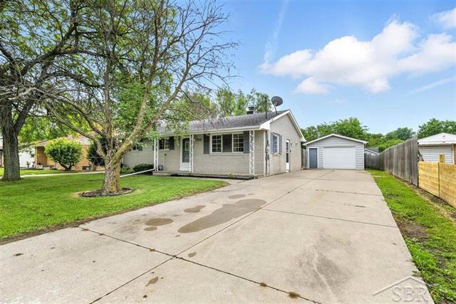 front view picture of 2295 Plainview, Saginaw, MI. 48603