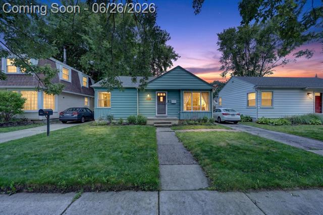 front view picture of 2331 Rowland Ave, Royal Oak, MI. 48067