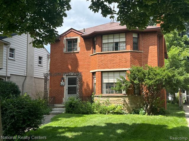 front view picture of 13328 Ludlow Ave, Huntington Woods, MI. 48070