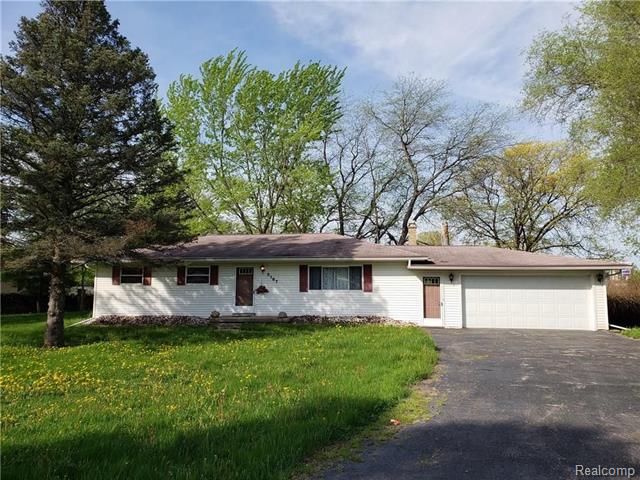 front view picture of 3167 Dot Avenue, Flint, MI. 48506