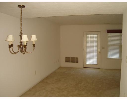 front view picture of 1296 Heatherwood Lane, Ann Arbor, MI. 48108